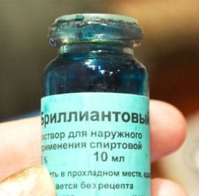 Выводим зеленку с ковра легко и просто