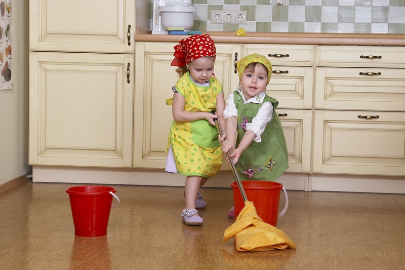 Помощь детей в уборке дома