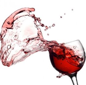 Чем отмыть красное вино с обоев
