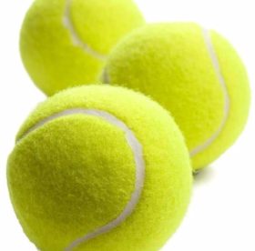 Секреты стирки пуховика: как использовать теннисные мячики